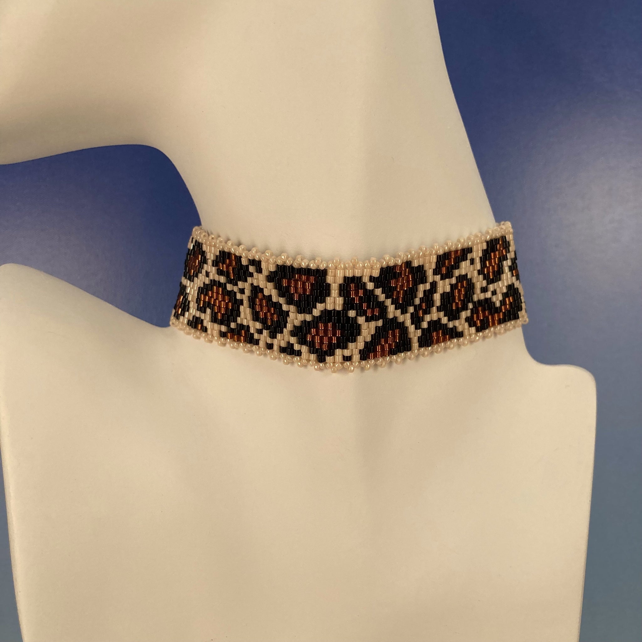 Beaded choker collar cheetah leopard animal peyote ribbon couture runway edgy hip Elle hot model print seed bead Beaded By The Beach artist wide necklace USA hand made 